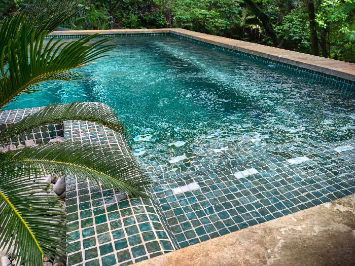 Gạch Mosaic Thủy Tinh Ngọc Bích Tiết Kiệm Cho Hồ Bơi Sang Trọng Gạch Mosaic Thủy Tinh Ngọc Bích Tiết Kiệm Cho Hồ Bơi Sang Trọng - Ảnh 2