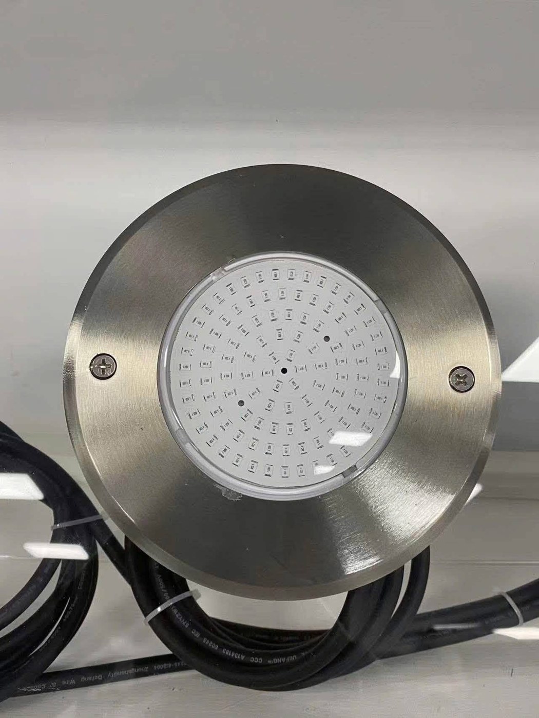 Đèn LED hồ bơi thông minh: Đổi màu, tiết kiệm điện qua app dễ dàng đèn LED hồ bơi tiết kiệm điện Ecotechpool